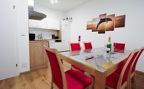 CozyNite Premium Apartment Schönbrunn 1